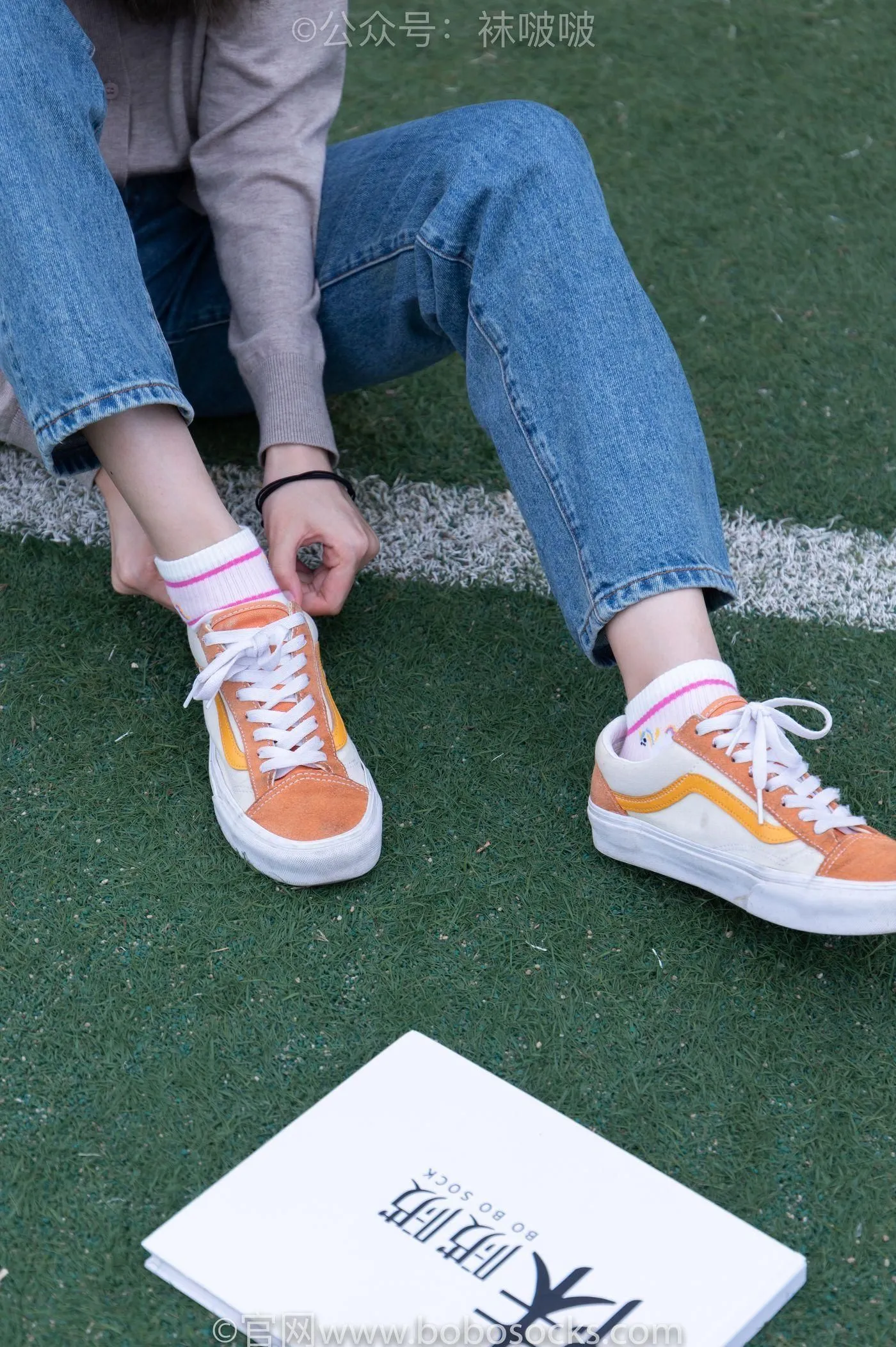 [BoBoSocks袜啵啵]NO.004 泡芙-vans帆布鞋、白棉袜、裸足 [127P]插图4